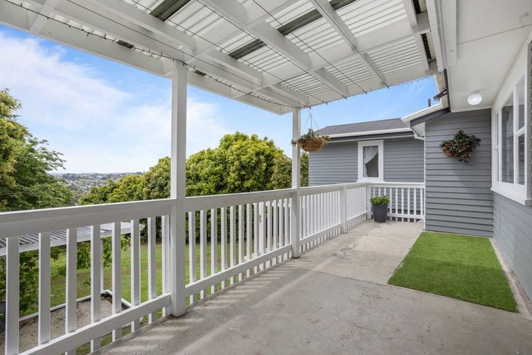 Photo of property in 199 Waimumu Road, Massey, Auckland, 0614