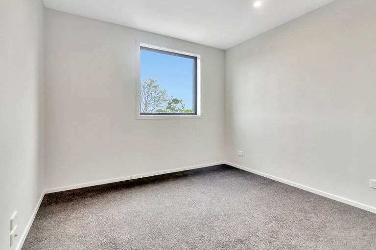 Photo of property in 6/1 Fruitvale Road, New Lynn, Auckland, 0600