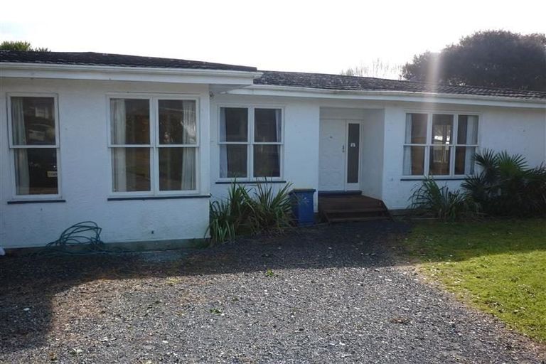 Photo of property in 8 Serjeant Street, Henderson, Auckland, 0612