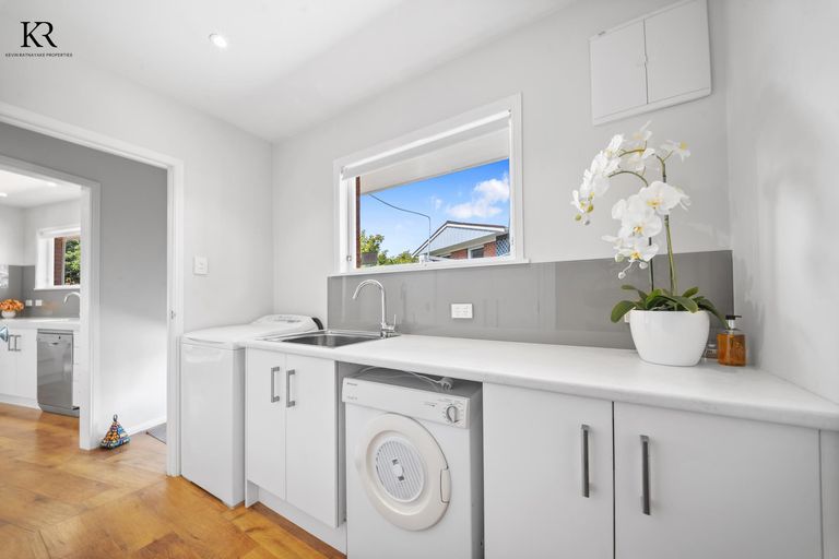 Photo of property in 10 Alf Walker Place, Papakura, 2110