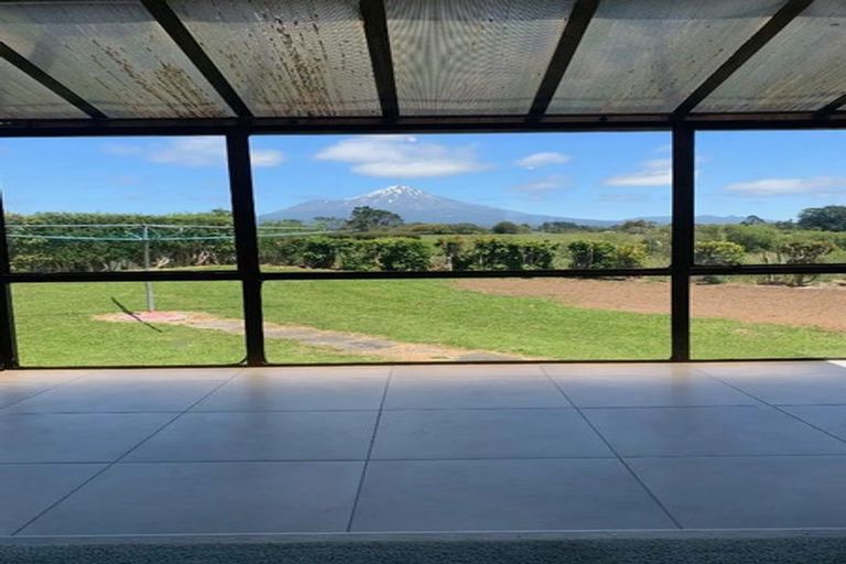 Photo of property in 8 Denmark Terrace, Midhirst, Stratford, 4394