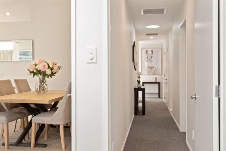 Photo of property in 11 Cricklewood Place, Avonhead, Christchurch, 8042