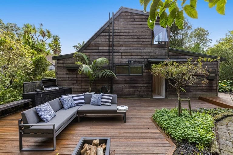 Photo of property in 1/234 Beach Road, Campbells Bay, Auckland, 0630