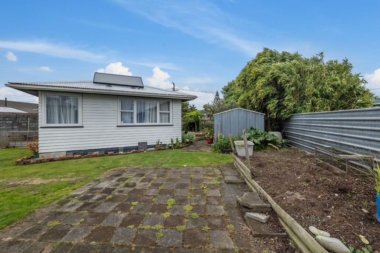 Photo of property in 3 Iredale Road, Hawera, 4610