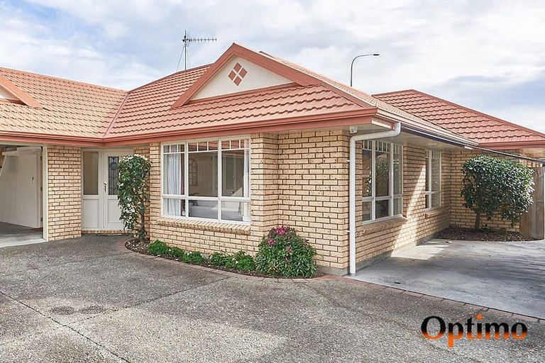 Photo of property in 21 Rothesay Place, Highbury, Palmerston North, 4412