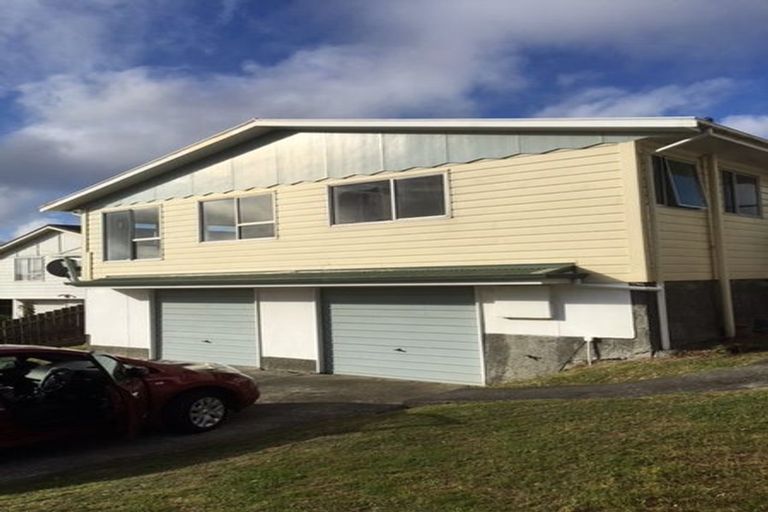 Photo of property in 24a Fitzpatrick Street, Newlands, Wellington, 6037
