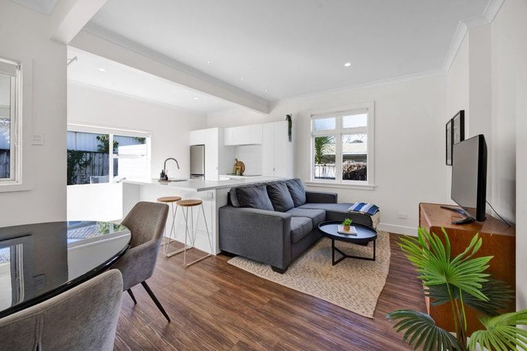 Photo of property in 2 Moana Crescent, Blagdon, New Plymouth, 4310