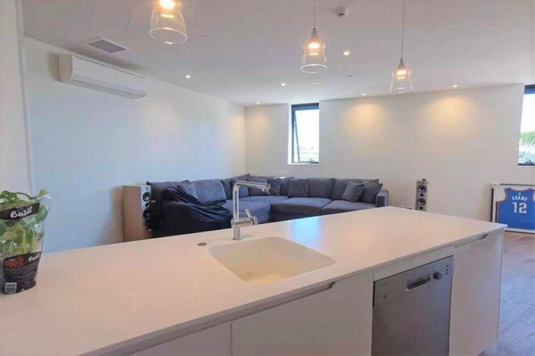 Photo of property in 1/8 Alexander Avenue, Torbay, Auckland, 0630