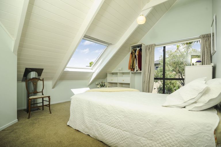 Photo of property in 217 Portage Road, Green Bay, Auckland, 0604