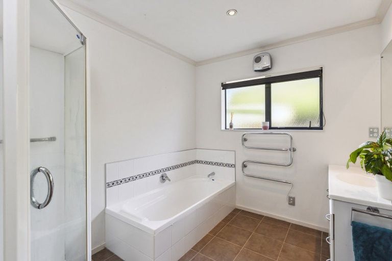 Photo of property in 5 Lambert Way, Paraparaumu, 5032
