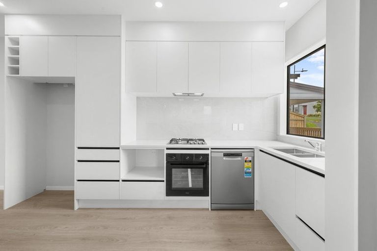 Photo of property in 4 Wild Flower Way, Karaka, Papakura, 2113