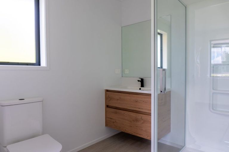 Photo of property in 2 Leeward Terrace, Port Whangarei, 0110