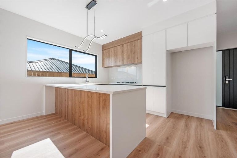 Photo of property in 48 Whakairo Crescent, Gulf Harbour, Whangaparaoa, 0930