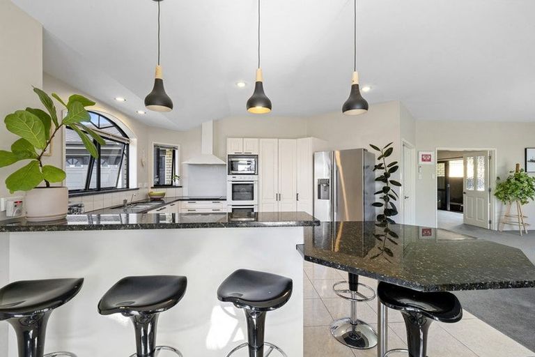 Photo of property in 4 Willow Place, Whalers Gate, New Plymouth, 4310