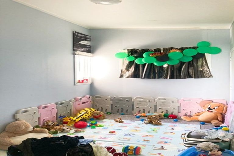 Photo of property in 70 Forest Hill Road, Henderson, Auckland, 0612