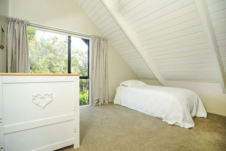 Photo of property in 217 Portage Road, Green Bay, Auckland, 0604