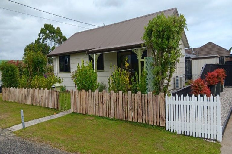 Photo of property in 16 Hunter Street, Westport, 7825