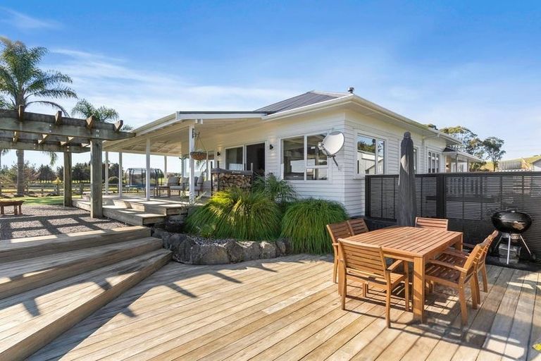 Photo of property in 294 Clevedon Kawakawa Road, Clevedon, Papakura, 2585