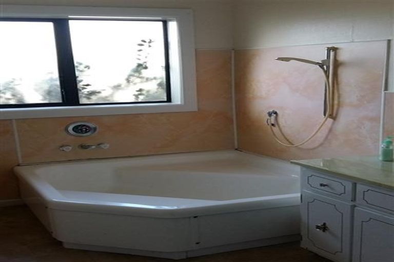 Photo of property in 1/115 Old Wairoa Road, Papakura, 2110