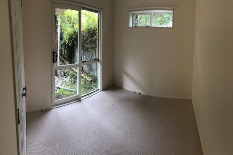 Photo of property in 16 Kokiri Street, Te Atatu South, Auckland, 0610