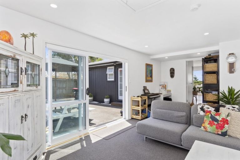 Photo of property in 1021b Papamoa Beach Road, Papamoa Beach, Papamoa, 3118