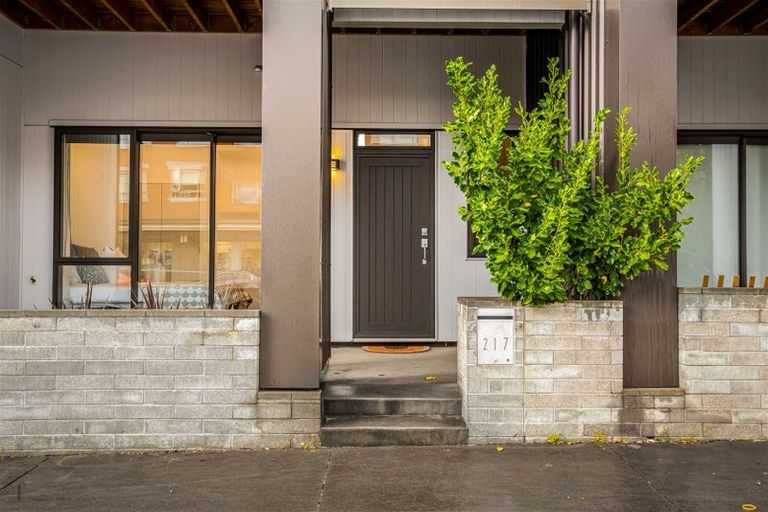 Photo of property in 217 Hobsonville Point Road, Hobsonville, Auckland, 0616