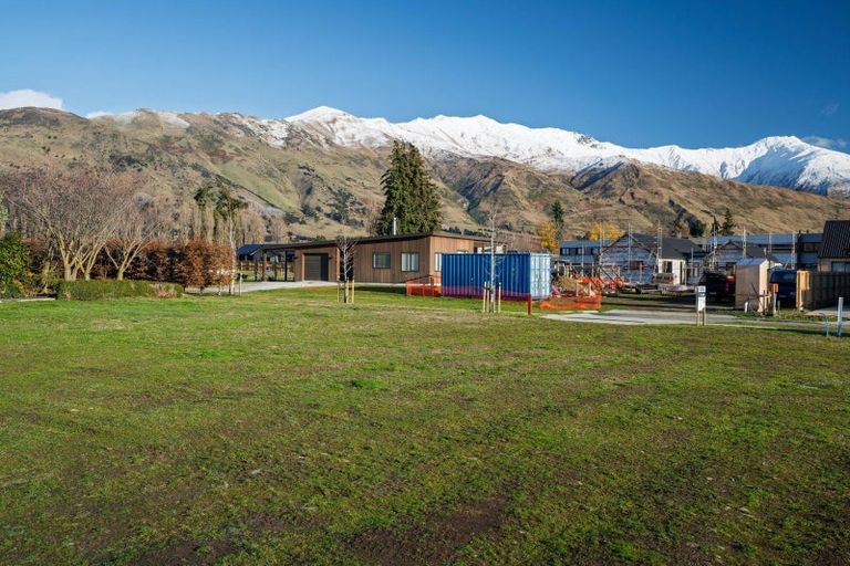 Photo of property in 3 Raspberry Close, Wanaka, 9382