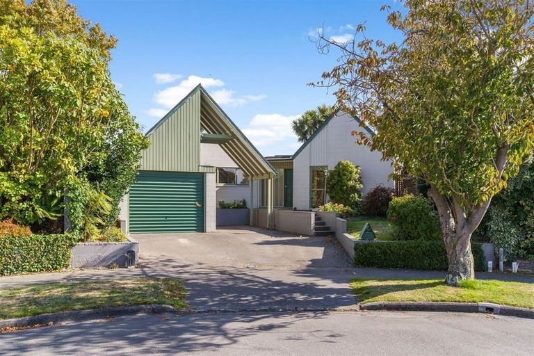 Photo of property in 20 Hillcrest Place, Avonhead, Christchurch, 8042