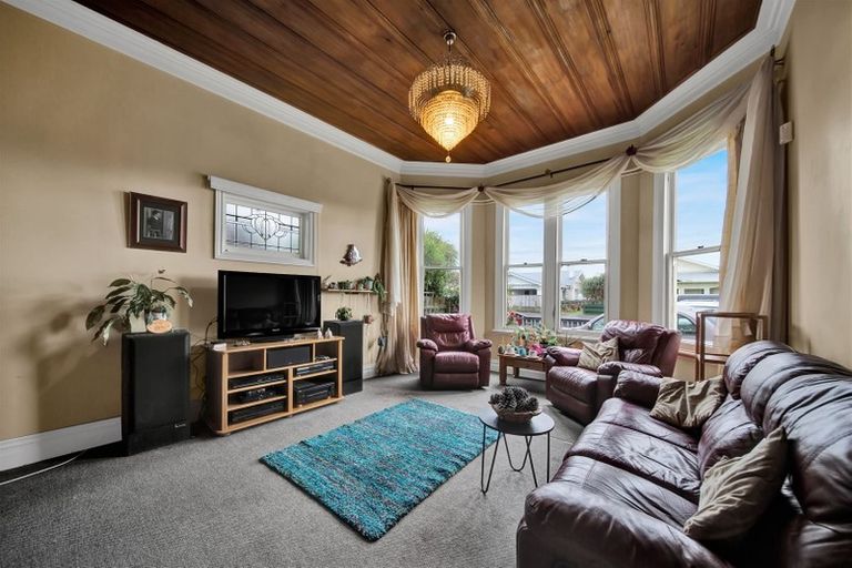 Photo of property in 15 Surrey Street, Hawera, 4610