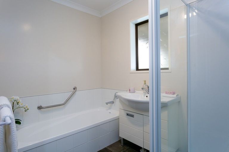 Photo of property in 16 Grey Street, Cambridge, 3434