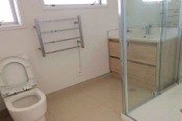 Photo of property in 1/73 Stanniland Street, Sunnyhills, Auckland, 2010