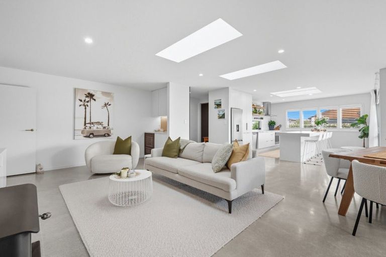 Photo of property in 6 Kahuparere Crescent, Pyes Pa, Tauranga, 3112