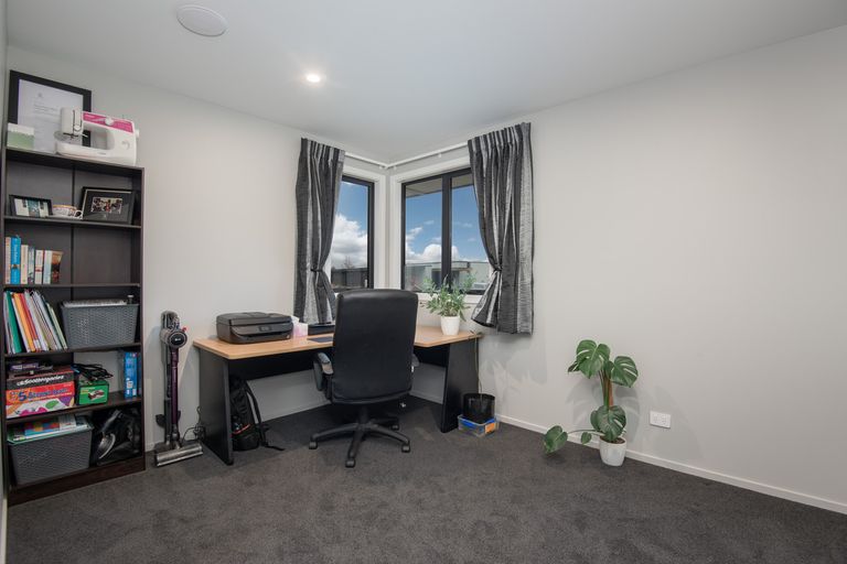 Photo of property in 17 Rodeo Place, Outram, 9019