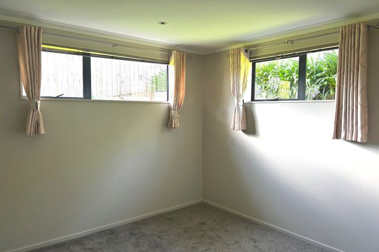 Photo of property in 32 Waverley Avenue, Glenfield, Auckland, 0629