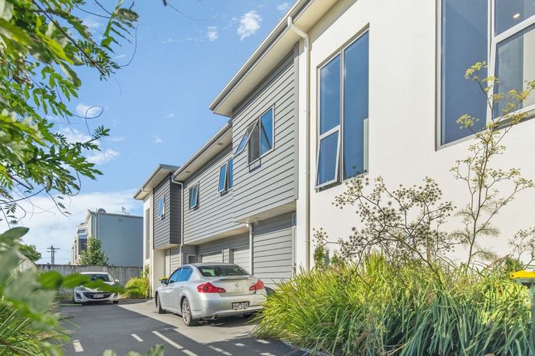 Photo of property in 144u3 Old Farm Road, Hamilton East, Hamilton, 3216