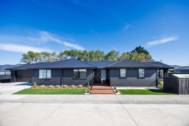 Photo of property in 6 Ivy Lane, Kelvin Grove, Palmerston North, 4414
