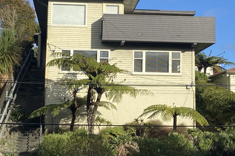 Photo of property in 11 Randwick Road, Northland, Wellington, 6012