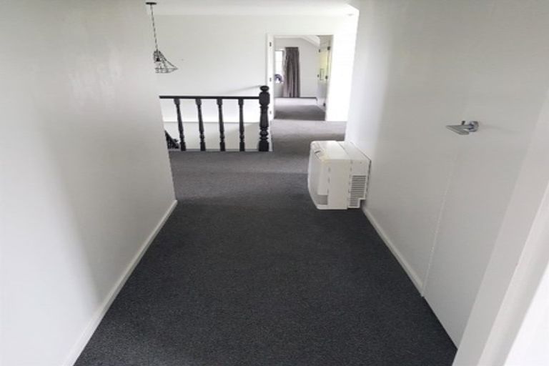 Photo of property in 32 Shackle Lane, Whitby, Porirua, 5024