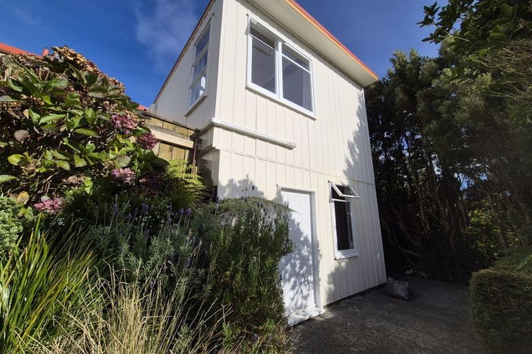 Photo of property in 51 Huntingdon Street, Northland, Wellington, 6012