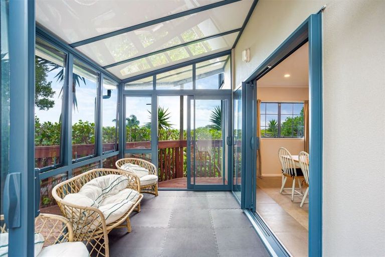 Photo of property in 8/485 Don Buck Road, Massey, Auckland, 0614