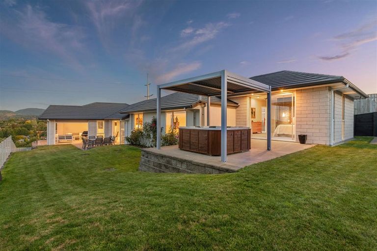 Photo of property in 39 Great Road West, Matipo Heights, Rotorua, 3015