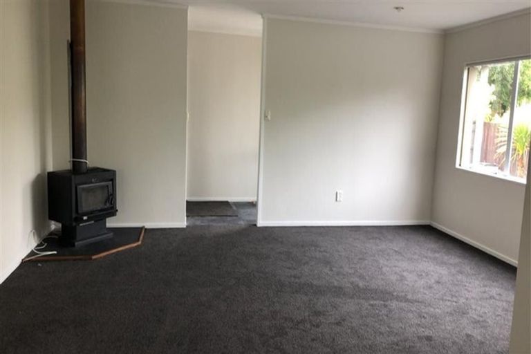 Photo of property in 61 Hassan Drive, Massey, Auckland, 0614