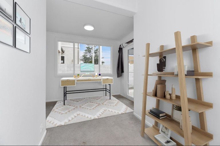 Photo of property in 3147 Great North Road, New Lynn, Auckland, 0600