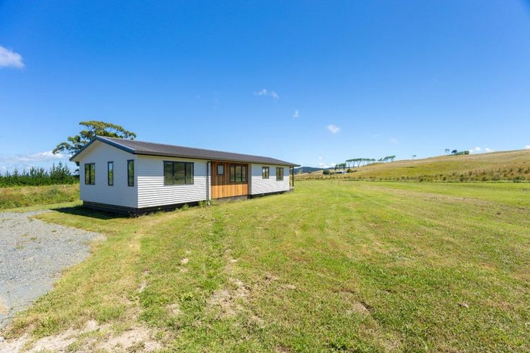 Photo of property in 20 Journeys End, Tapora, 0977