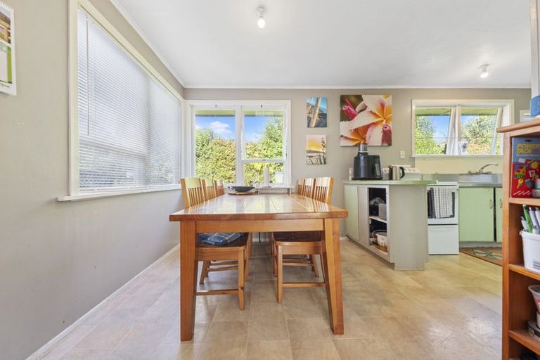 Photo of property in 61 Graham Avenue, Te Atatu Peninsula, Auckland, 0610