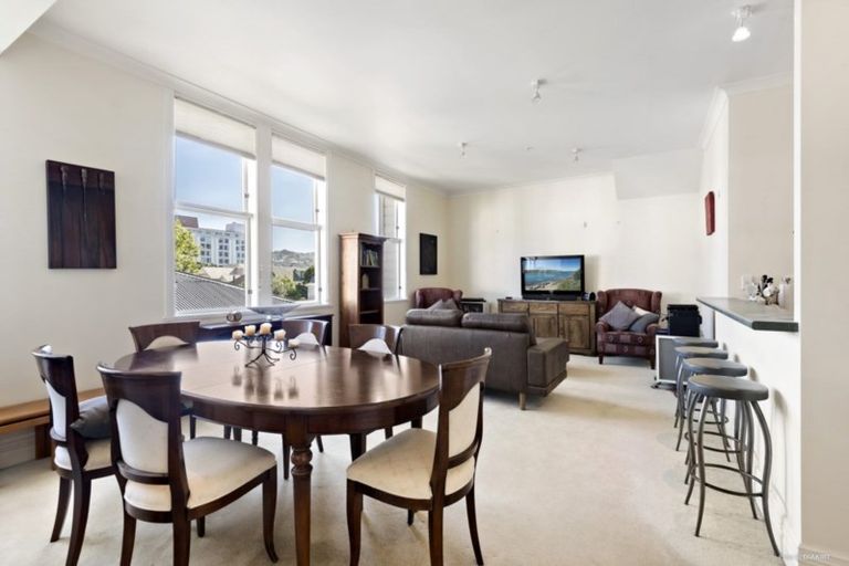 Photo of property in The Villas, 33u9 Hobson Street, Thorndon, Wellington, 6011