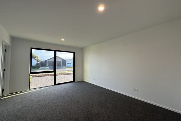 Photo of property in 1 Ferbane Way, Halswell, Christchurch, 8025