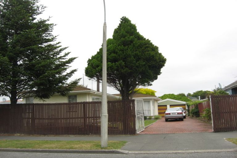 Photo of property in 49 Orrick Crescent, Avondale, Christchurch, 8061