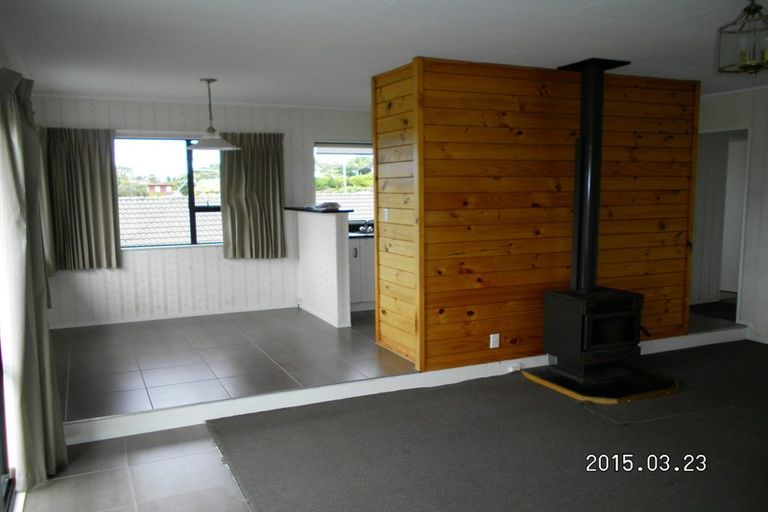 Photo of property in 12 Ian Sage Avenue, Torbay, Auckland, 0630