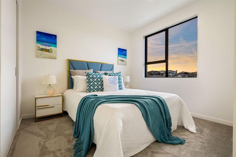 Photo of property in 58 Westgate Drive, Massey, Auckland, 0614